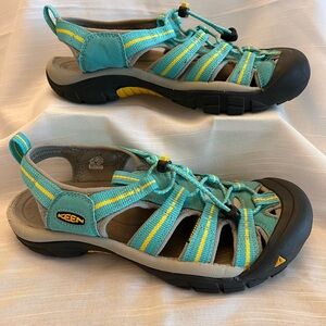 Keen Teal and Yellow Strappy Sandals Women’s 8.5 Pre-Owned But Good Condition